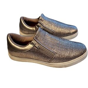 Brash bronze slip on sneakers 5.5Y (7-7.5W) EUC